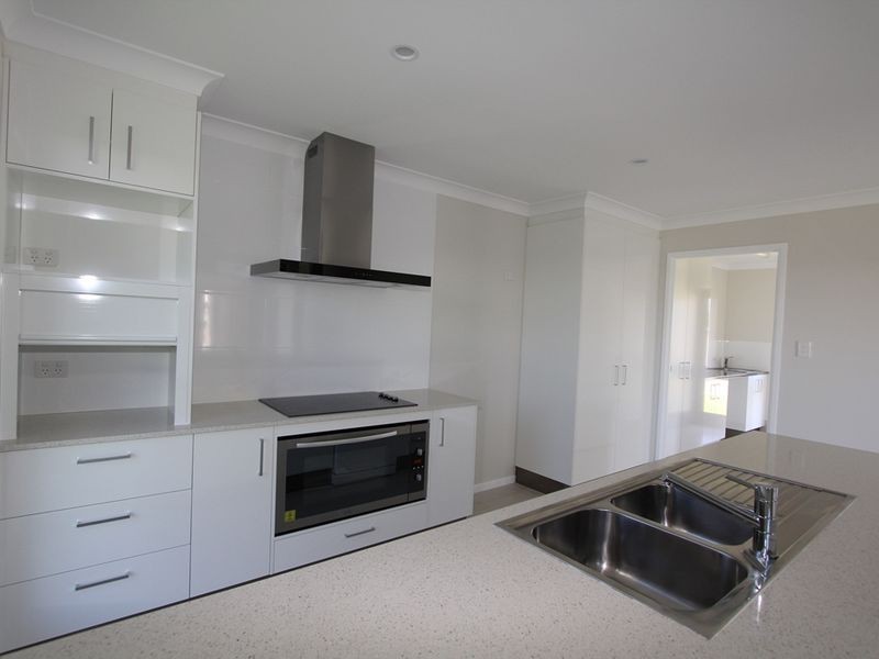 9 Spellman Street, Emerald QLD 4720