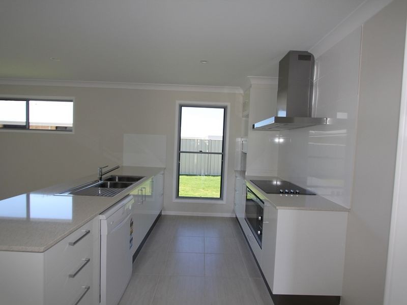 9 Spellman Street, Emerald QLD 4720