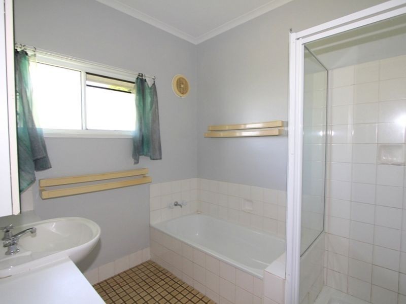 9 Colleen Avenue, Emerald QLD 4720