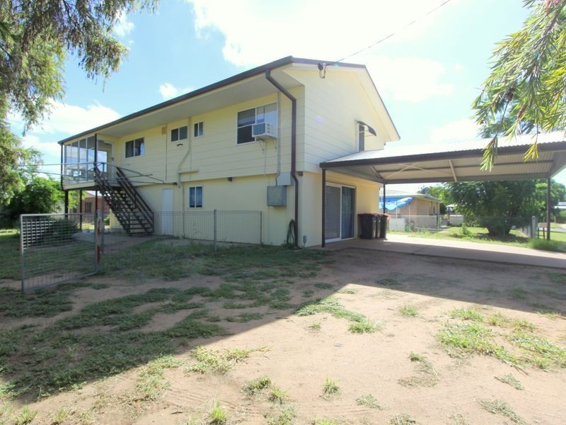 9 Colleen Avenue, Emerald QLD 4720
