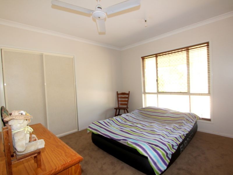 4 Andrews Road, Emerald QLD 4720