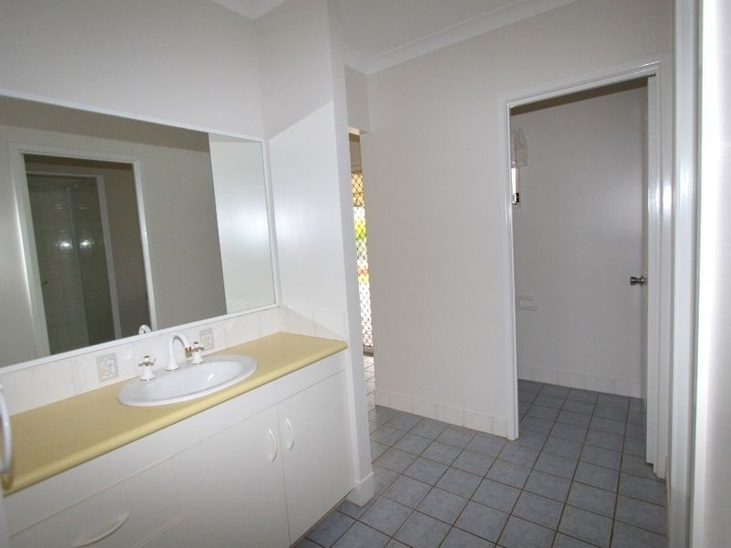 4 Andrews Road, Emerald QLD 4720