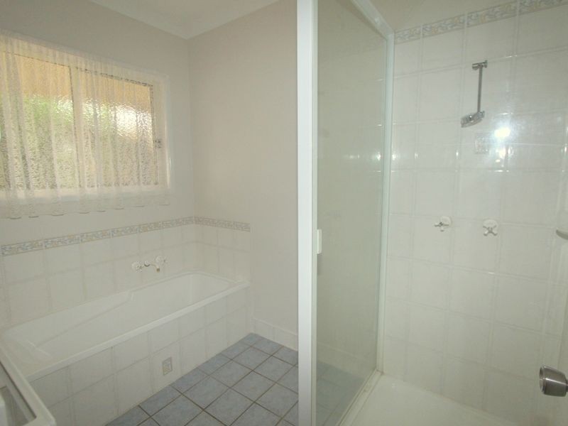4 Andrews Road, Emerald QLD 4720