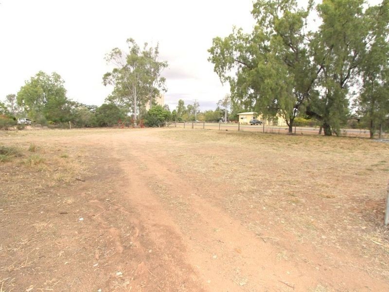 4 Andrews Road, Emerald QLD 4720