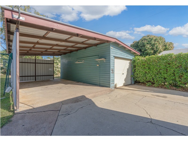 43 Dundas Street, Emerald QLD 4720