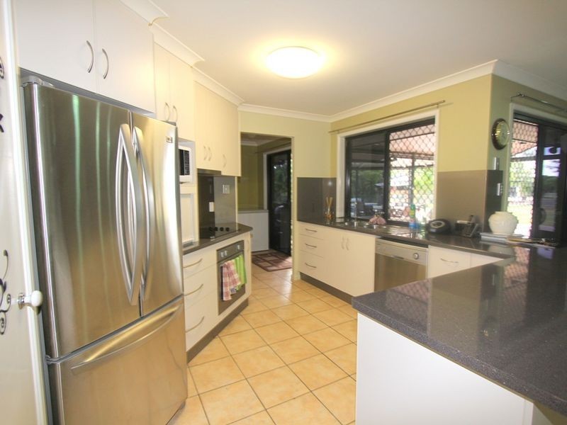 21 Coaker Drive, Emerald QLD 4720