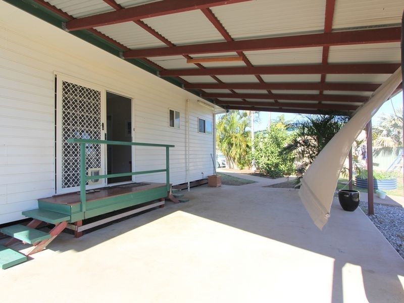 4 Stolz Place, Emerald QLD 4720