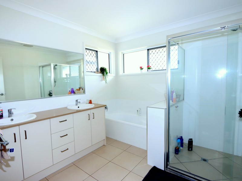 12 Rosehill Road, Emerald QLD 4720