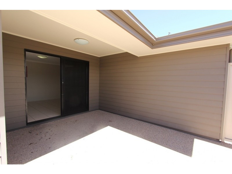 2/4 Parkway Street, Emerald QLD 4720