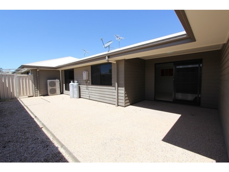 2/4 Parkway Street, Emerald QLD 4720