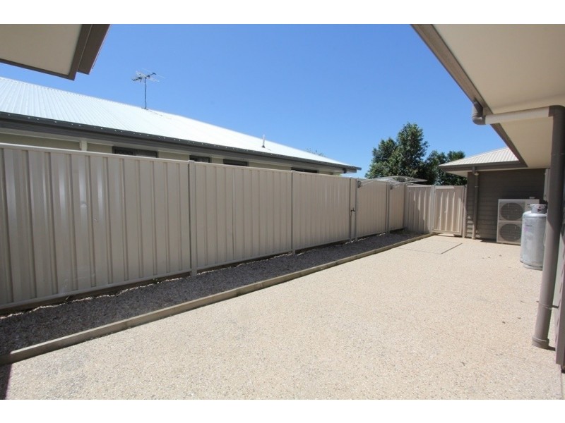 2/4 Parkway Street, Emerald QLD 4720