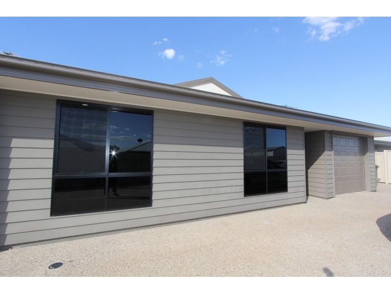 2/4 Parkway Street, Emerald QLD 4720