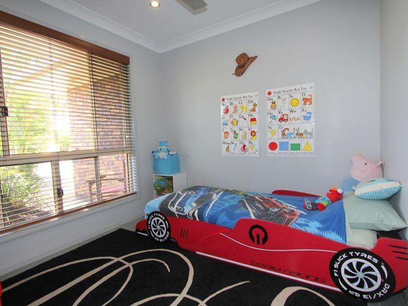 14 Kidd St, Emerald QLD 4720