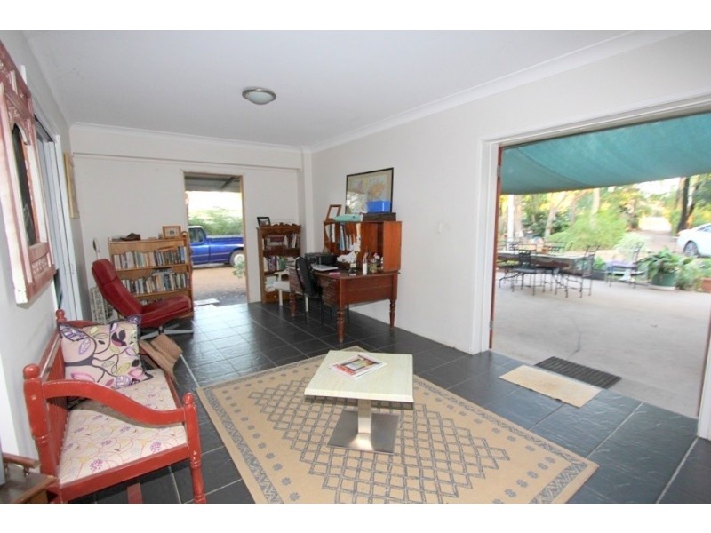 6 Cunningham Dr, Emerald QLD 4720