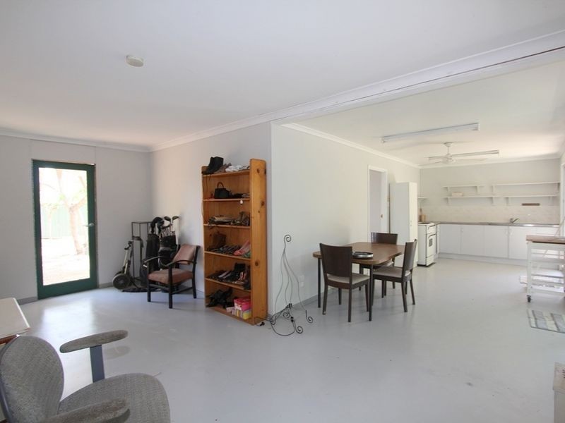 6 Cunningham Dr, Emerald QLD 4720