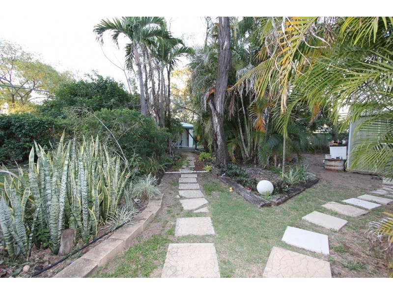 6 Cunningham Dr, Emerald QLD 4720