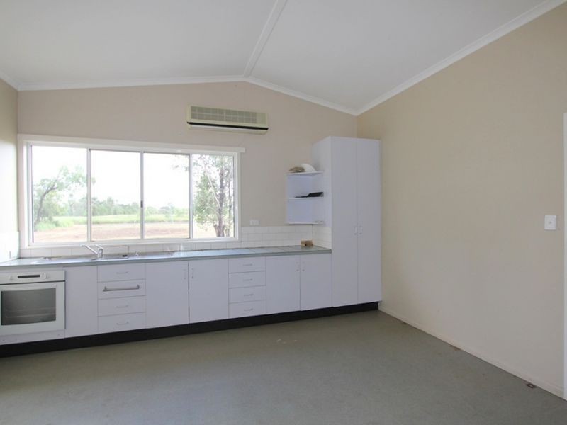 2 Windmill Lane, Emerald QLD 4720