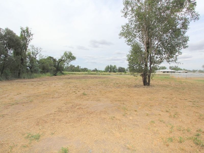 2 Windmill Lane, Emerald QLD 4720