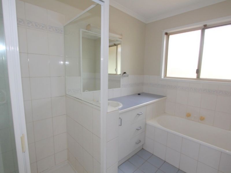 1/1 Buchholz Place, Emerald QLD 4720
