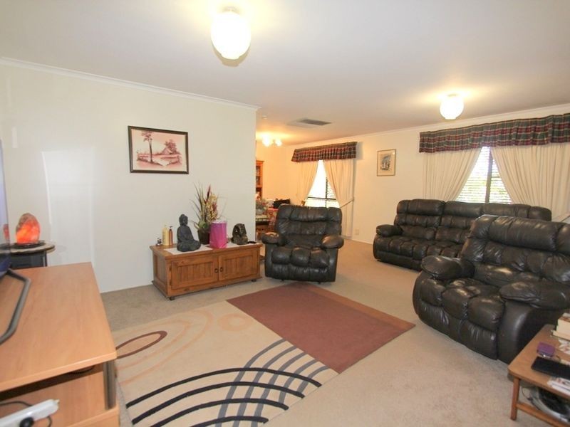 35 Tourmaline Drive, Emerald QLD 4720