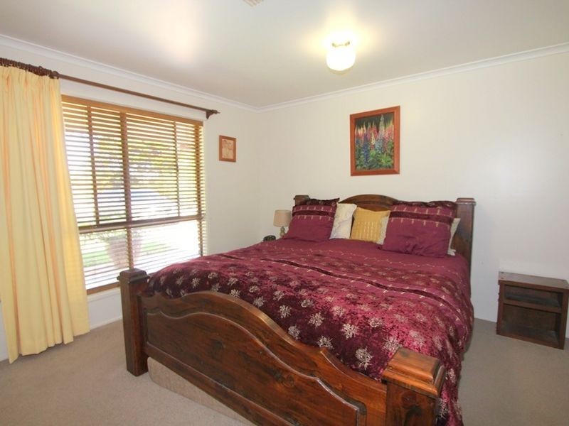 35 Tourmaline Drive, Emerald QLD 4720