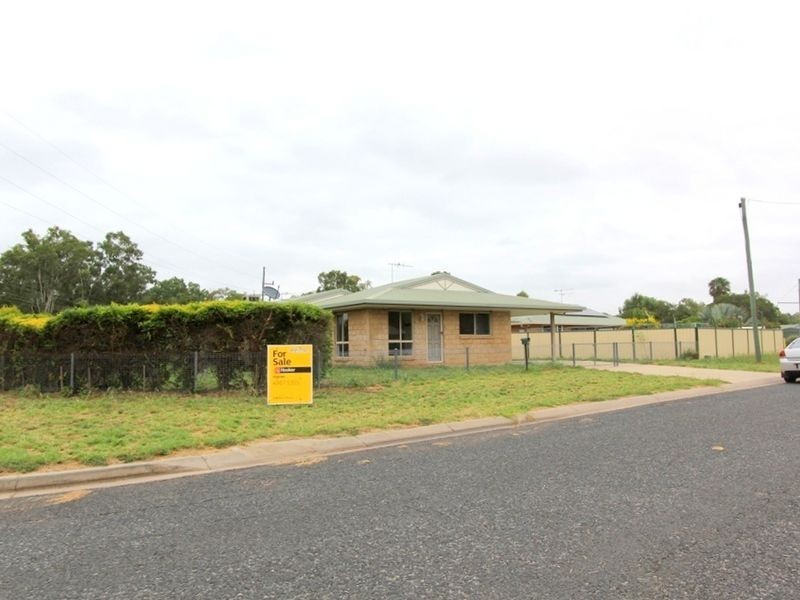 1/1 Buchholz Place, Emerald QLD 4720