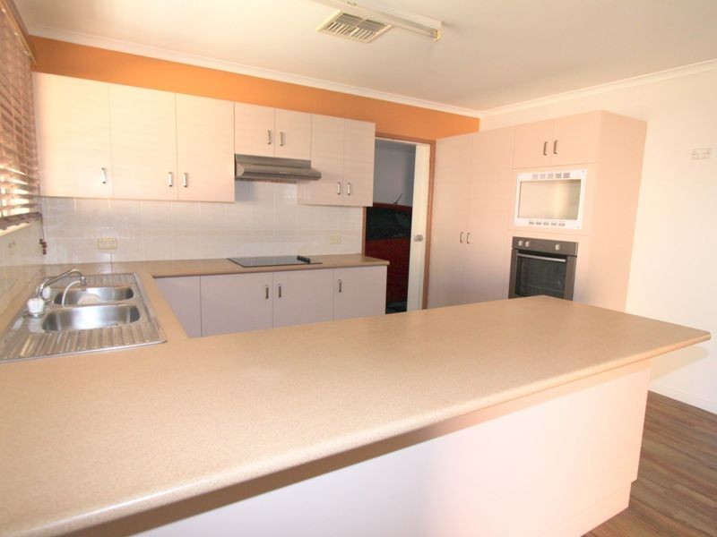 7 Barbara Court, Emerald QLD 4720