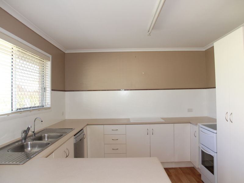 57 Staal Cr, Emerald QLD 4720