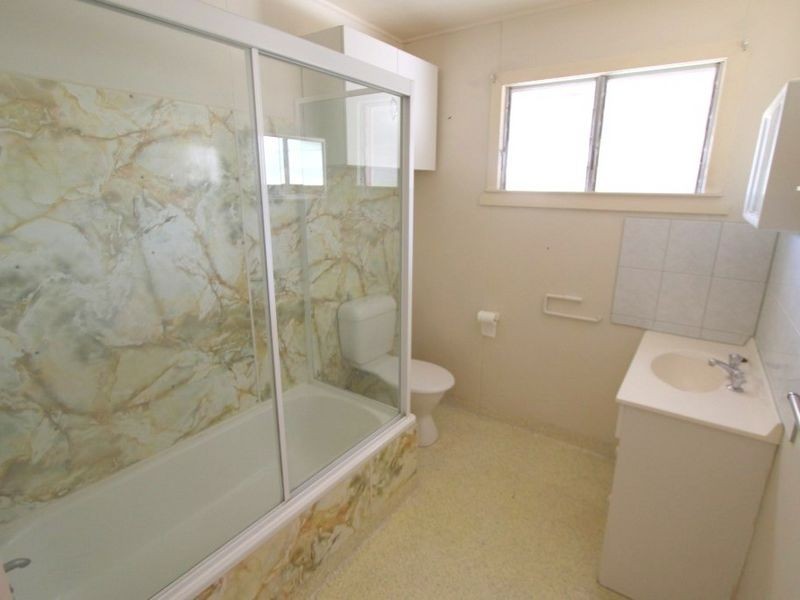 18 White Street, Emerald QLD 4720