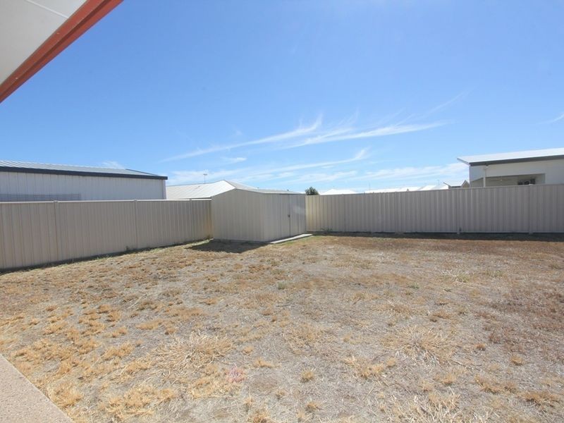 34 Lakeside Drive, Emerald QLD 4720