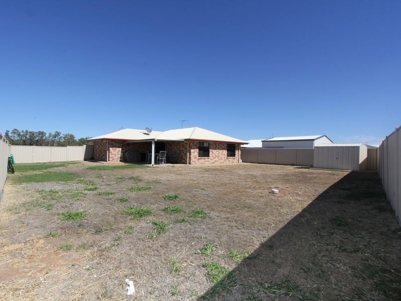 34 Lakeside Drive, Emerald QLD 4720
