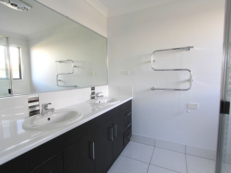 5 Sewell Street, Emerald QLD 4720