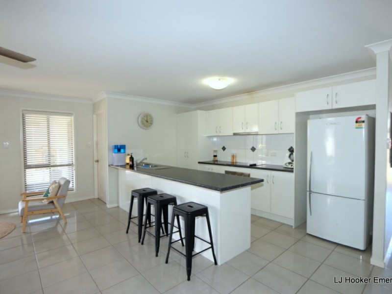 11 Singleton Crt, Emerald QLD 4720