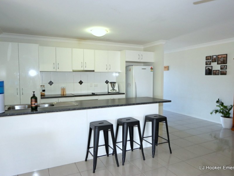 11 Singleton Crt, Emerald QLD 4720