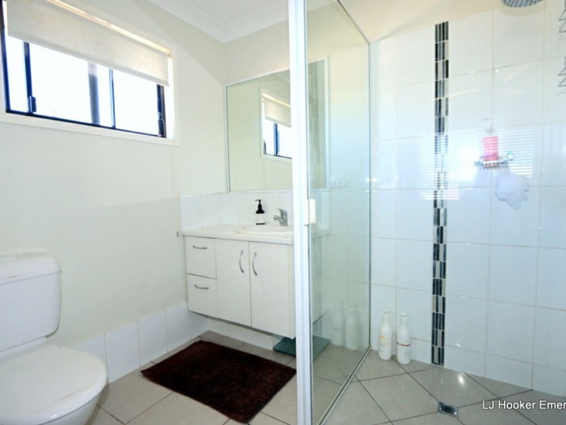 11 Singleton Crt, Emerald QLD 4720