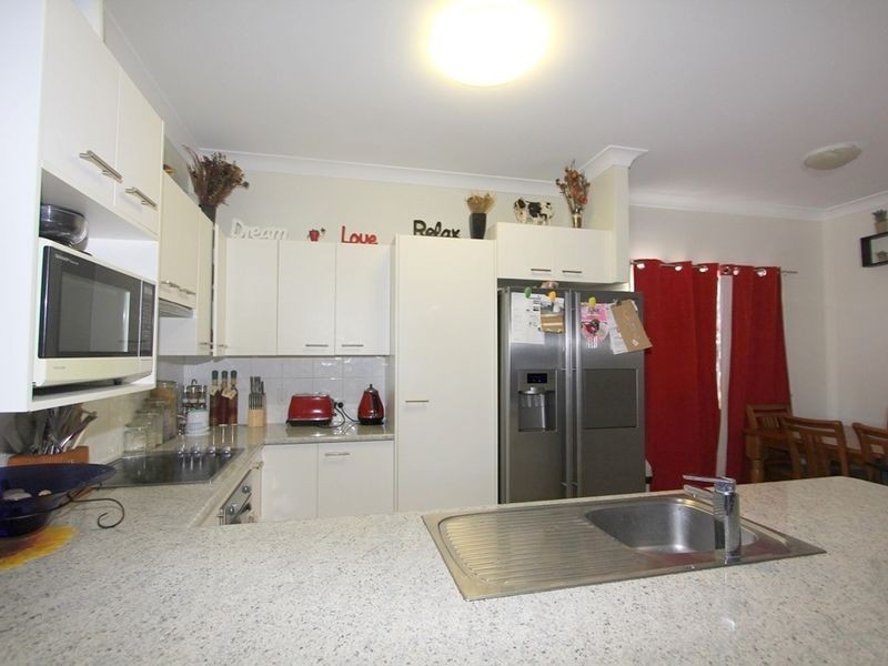 2 Poinciana Drive, Emerald QLD 4720