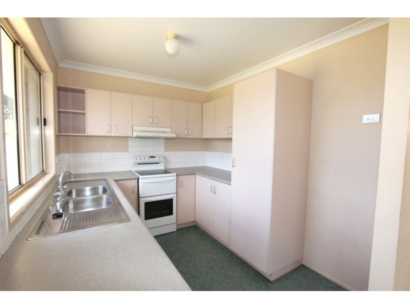 6 Frank Bell Street, Emerald QLD 4720