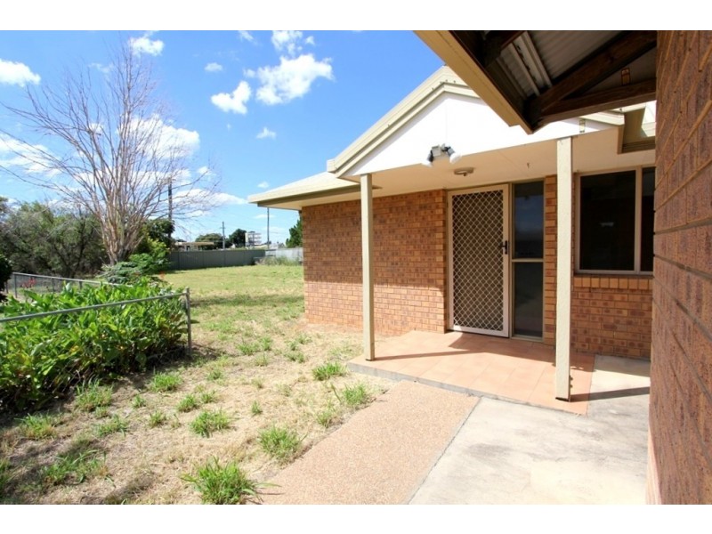 6 Frank Bell Street, Emerald QLD 4720