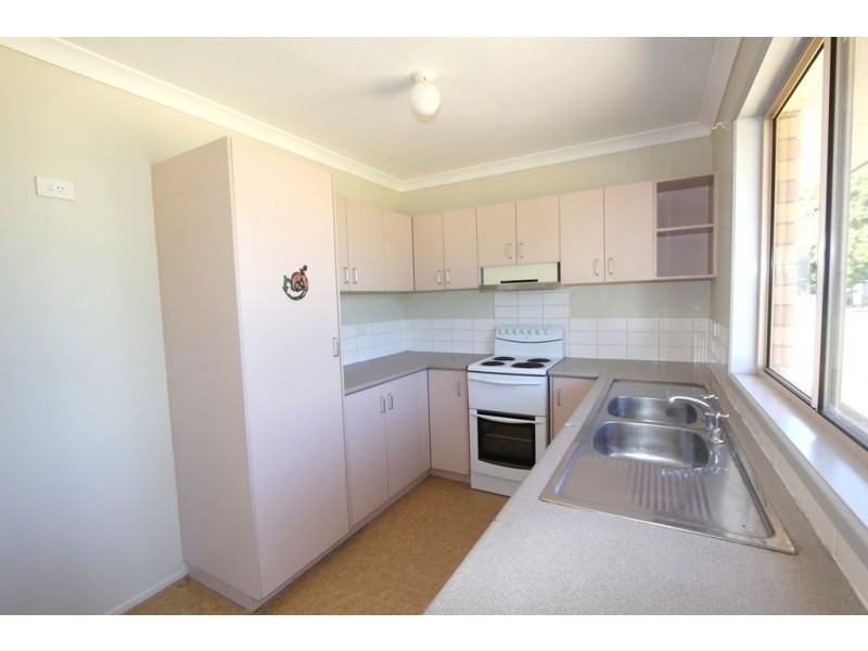 11 Frank Bell Street, Emerald QLD 4720