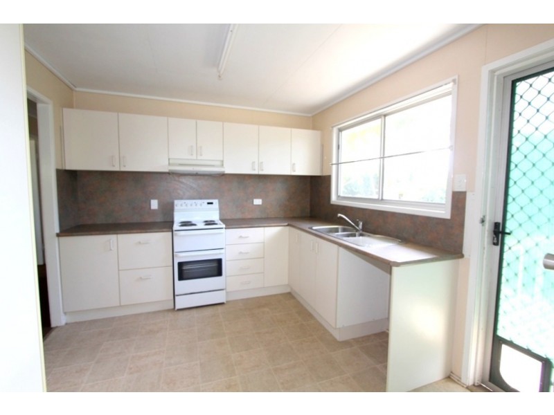 26 Lorraway Street, Emerald QLD 4720