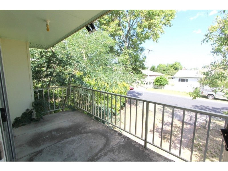 26 Lorraway Street, Emerald QLD 4720