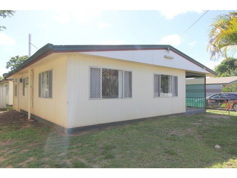 Unit 1/31 Church Lane, Emerald QLD 4720