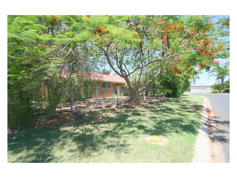 38 Crinum Cresent, Emerald QLD 4720