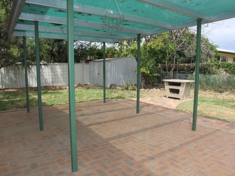 8 Carbeen Place, Emerald QLD 4720