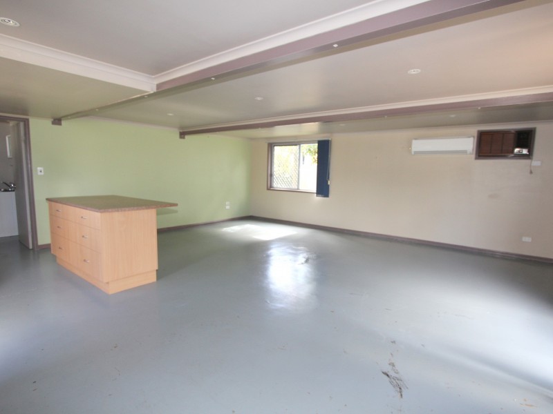 8 Carbeen Place, Emerald QLD 4720