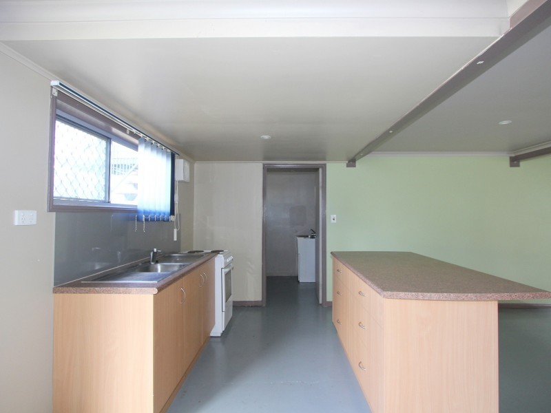 8 Carbeen Place, Emerald QLD 4720