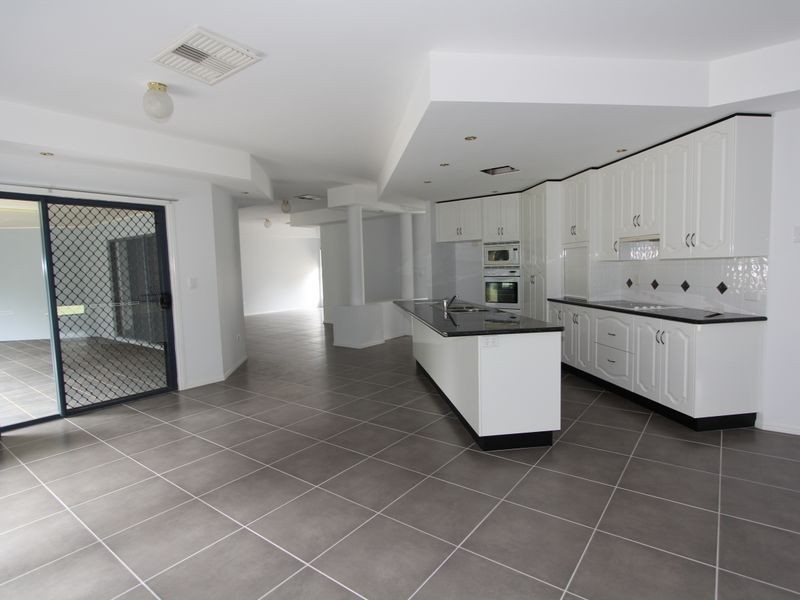 8 Peggy Court, Emerald QLD 4720