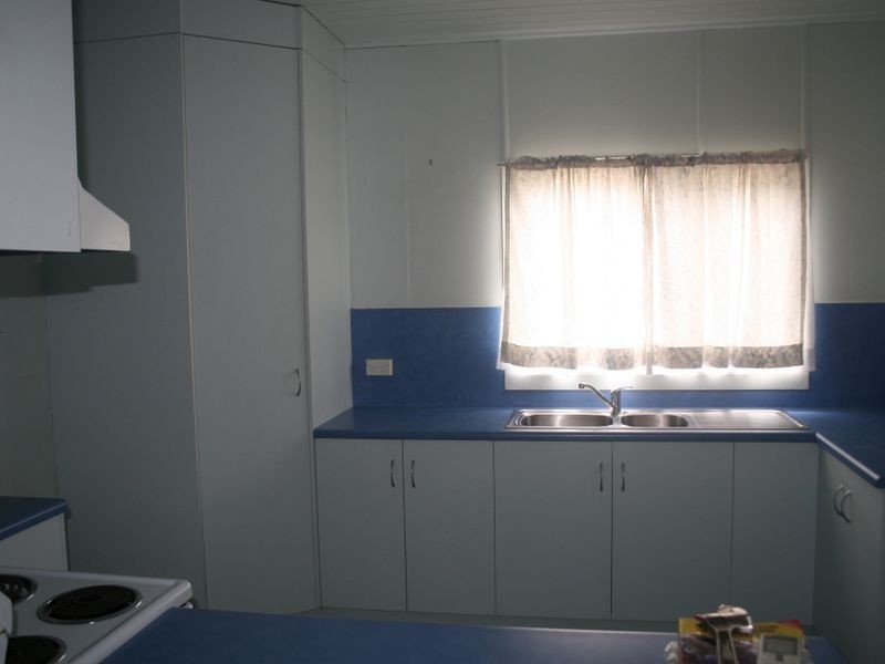 11 Brooks Street, Emerald QLD 4720