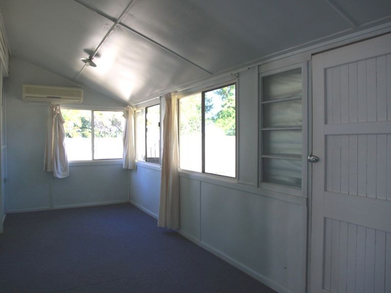 11 Brooks Street, Emerald QLD 4720