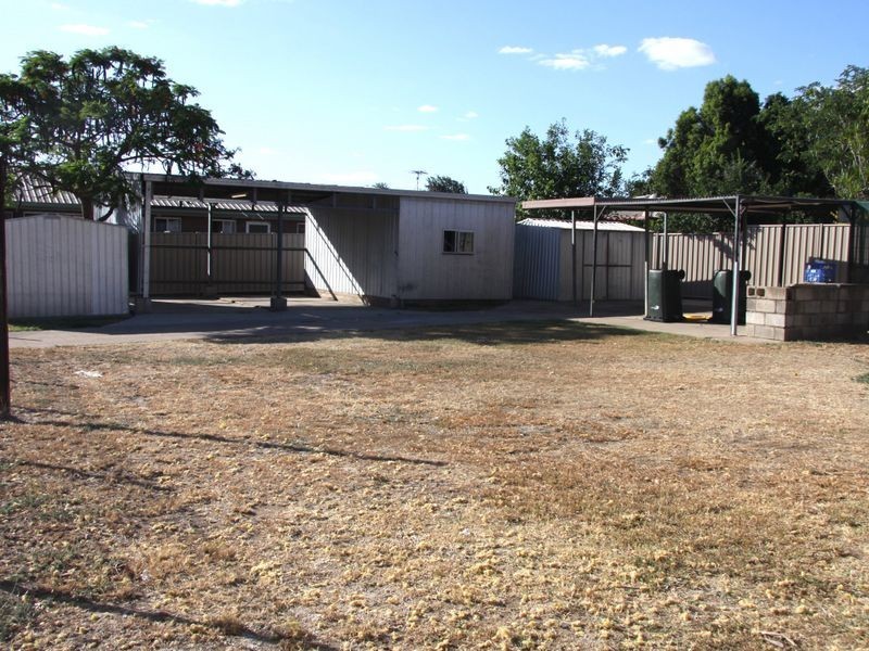 11 Brooks Street, Emerald QLD 4720